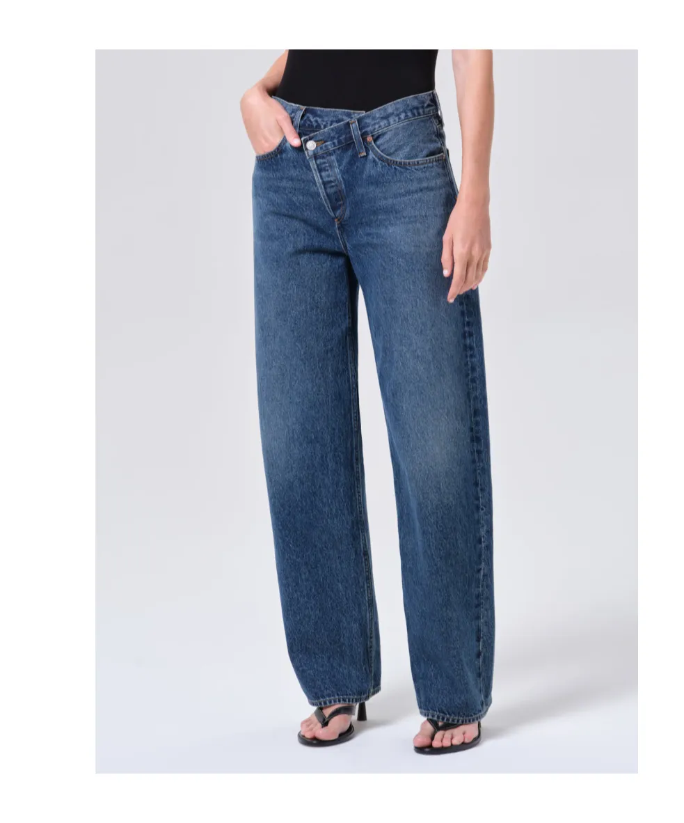 Button-Fastening Jeans