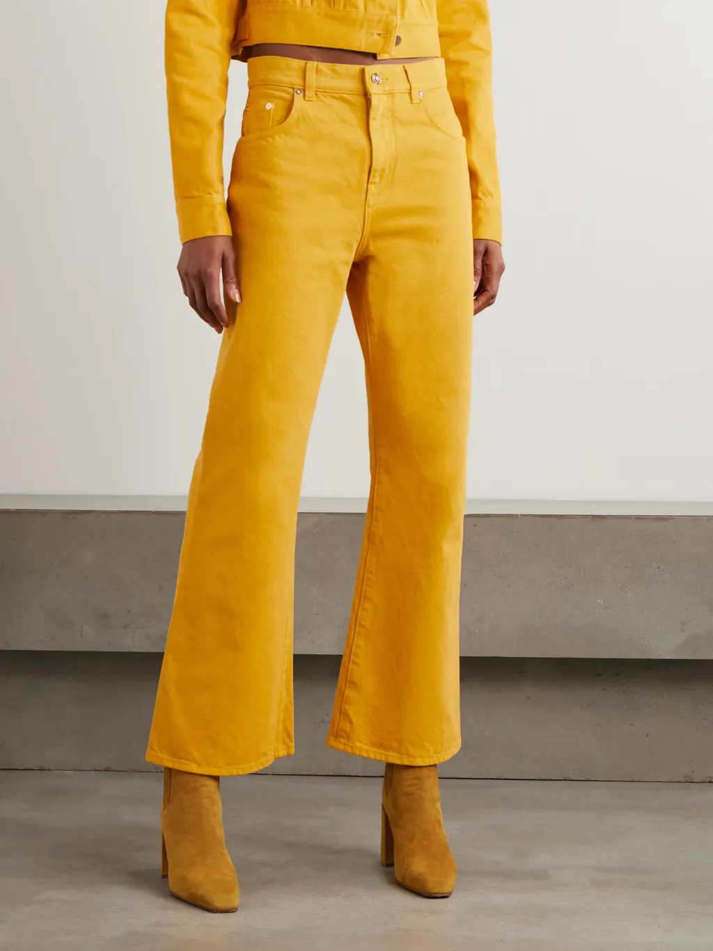 High-Waisted Jeans