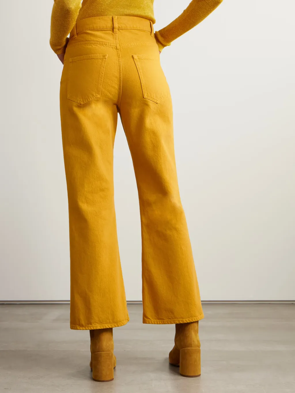 High-Waisted Jeans