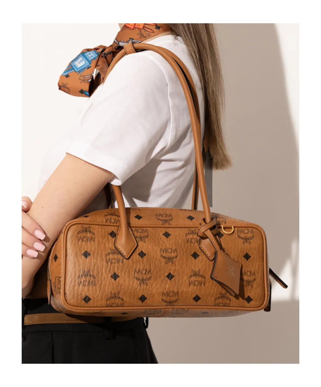 Aren Small Shoulder Bag