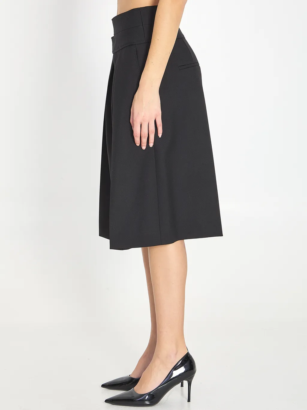 Chloé Double-Buckled Knee-Length Shorts