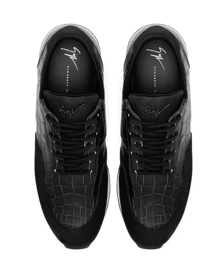 Low-Cut Casual Sneakers
