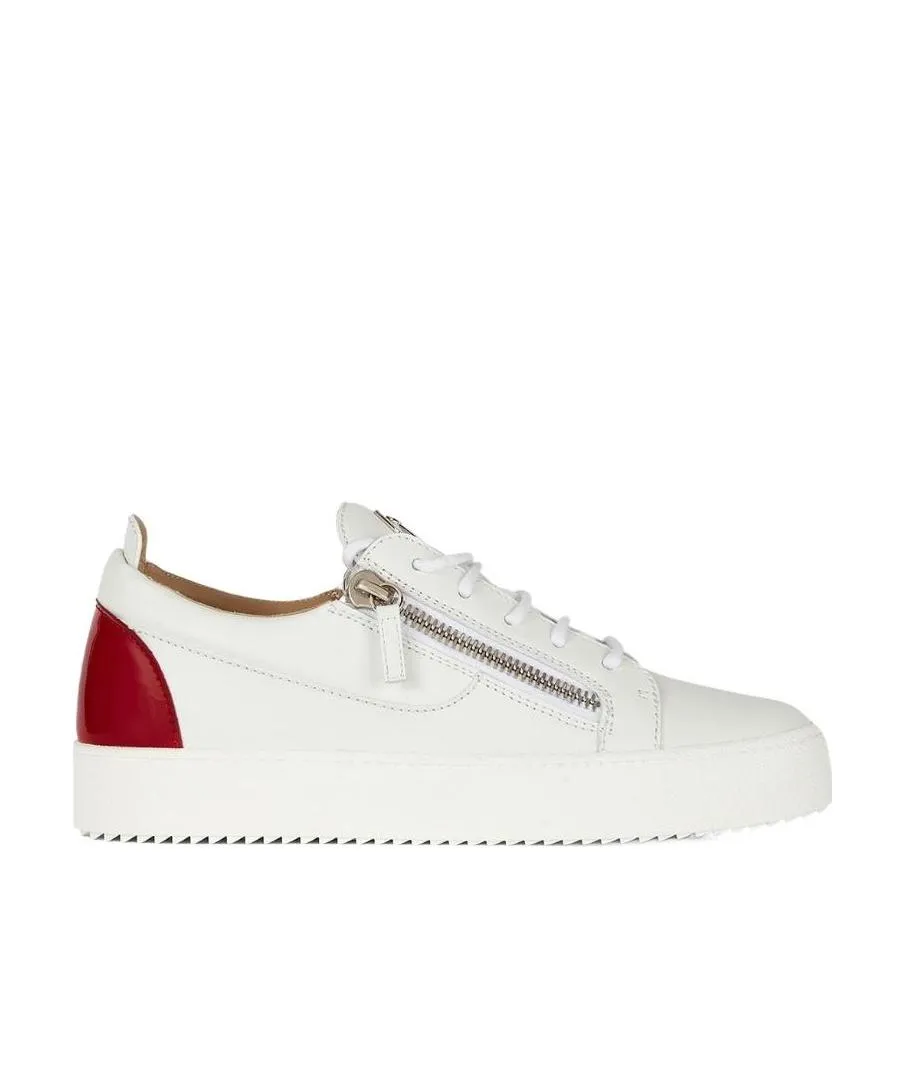 Logo Sneakers
