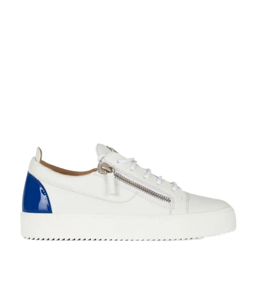 Logo Sneakers