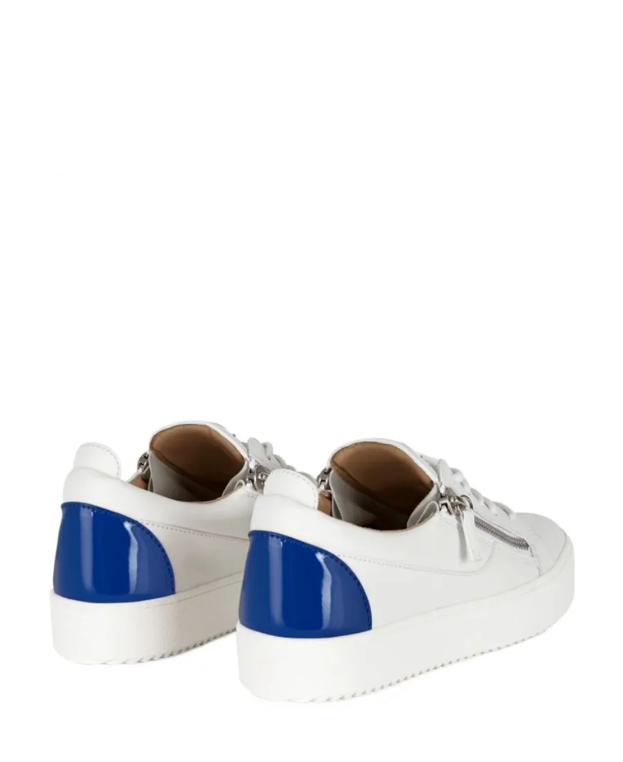 Logo Sneakers