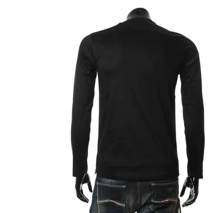 Close-Fitting T-Shirt