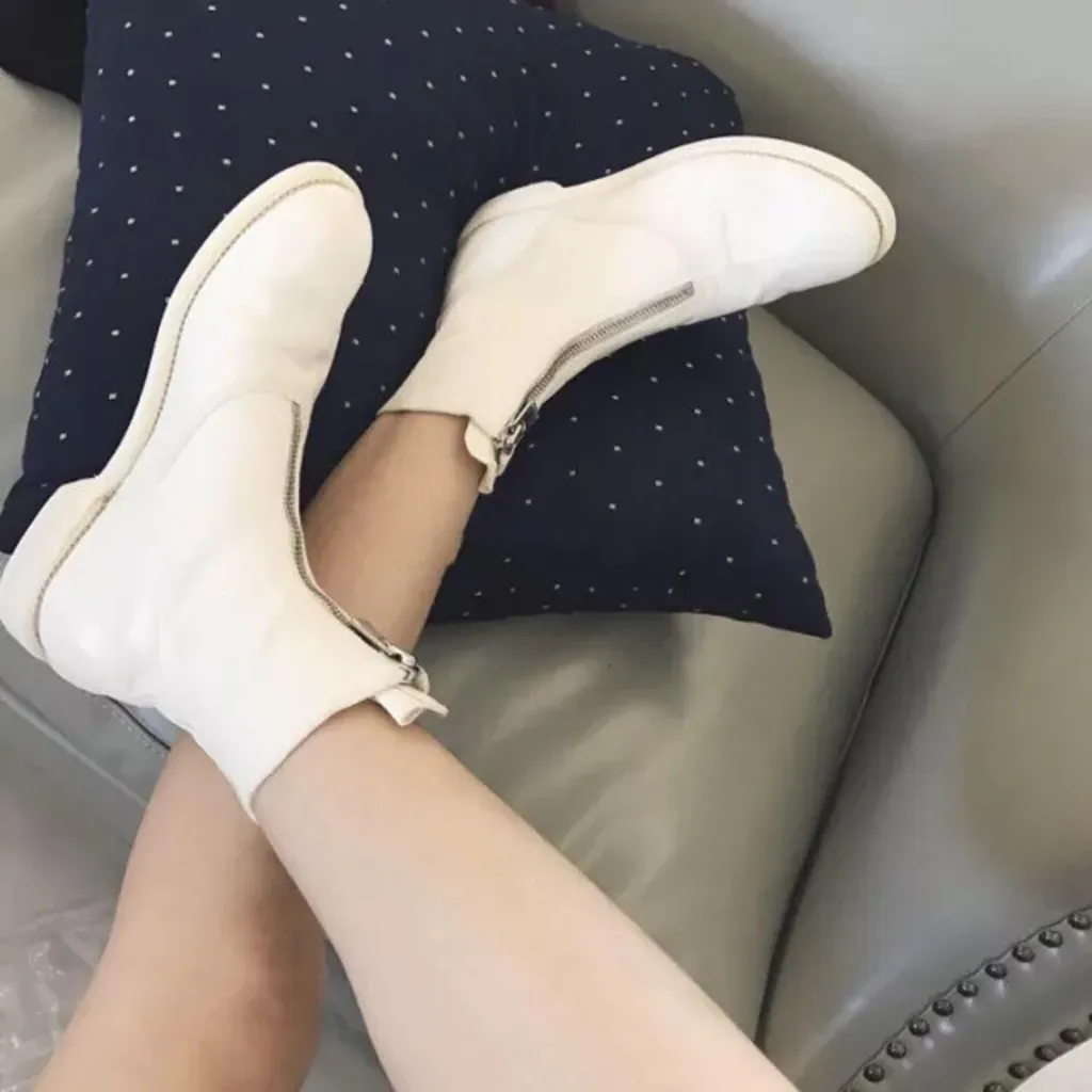 210 Zippered Ankle Boots