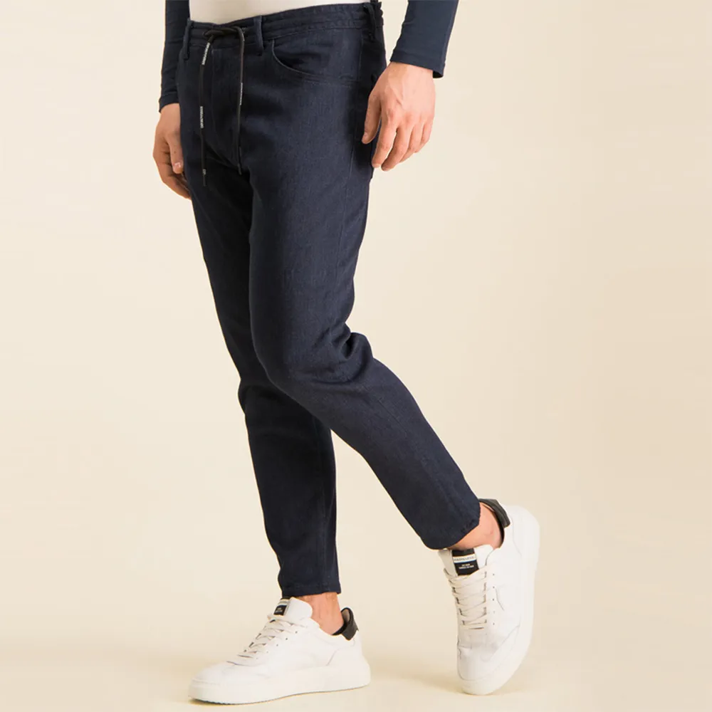 Pocket Design Tapered Jeans