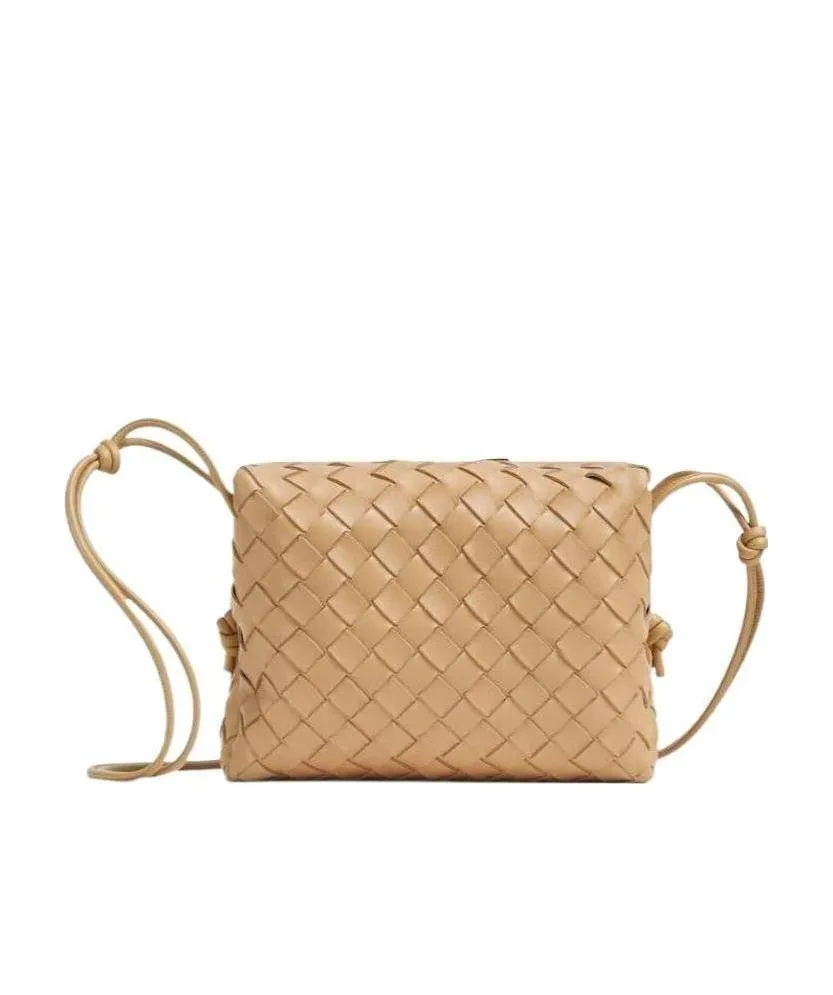 Bottega Veneta Intrecciato Zipped Crossbody Bag