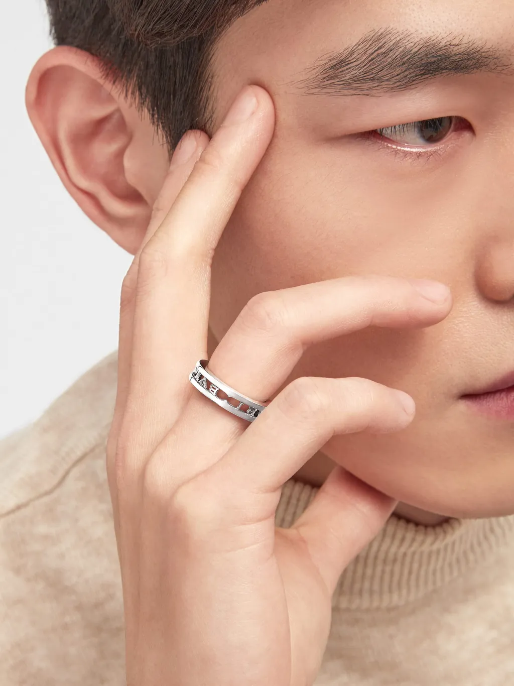 B. Zero1Logo Carved Ring