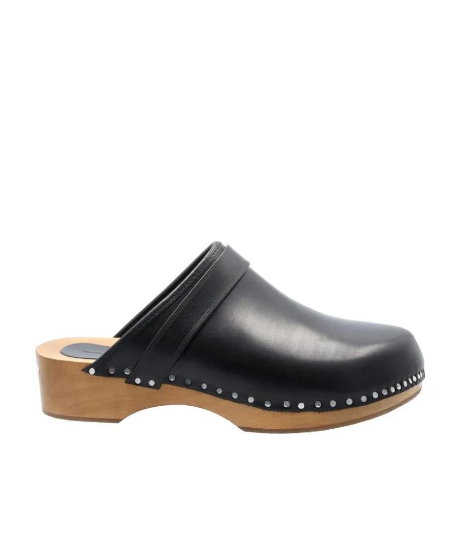 Thalie Round Toe Clogs