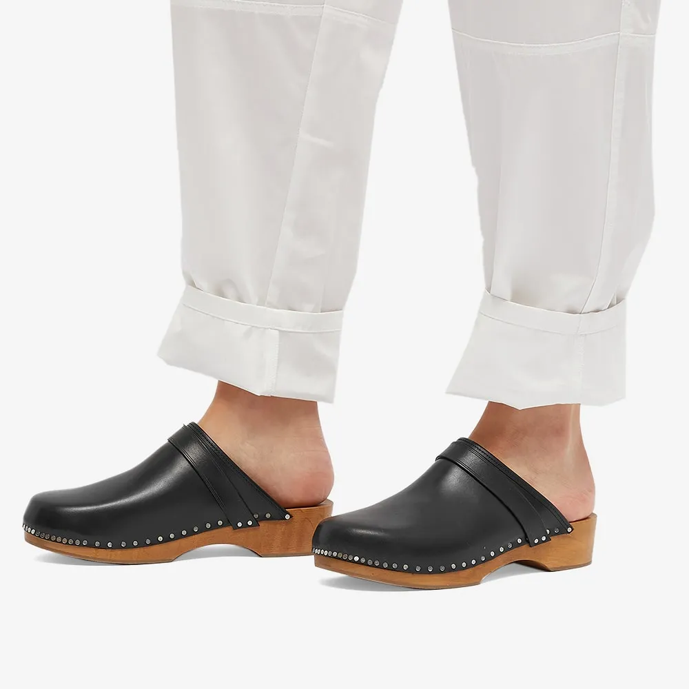 Thalie Round Toe Clogs