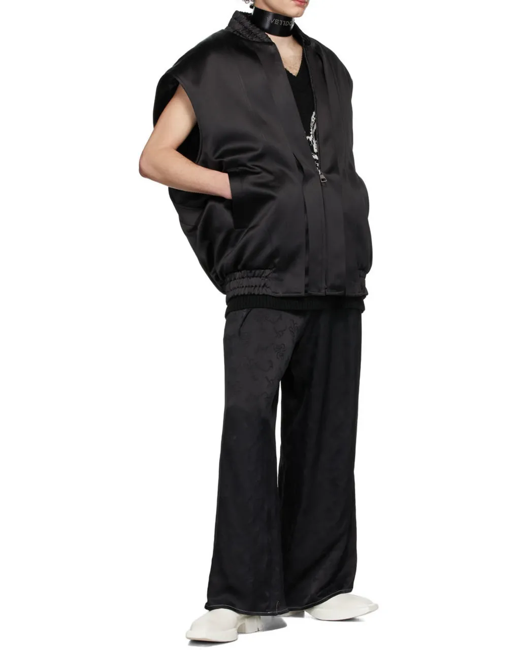 Logo Vest