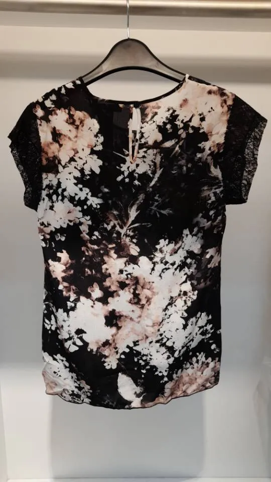 Short-Sleeved Blouse