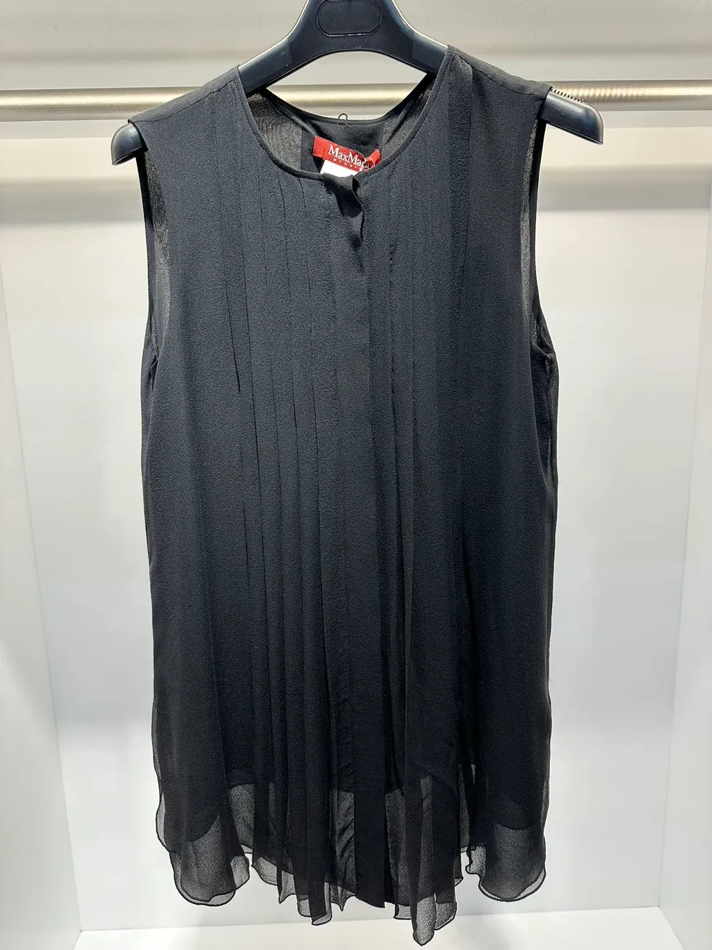 Sleeveless Shirt