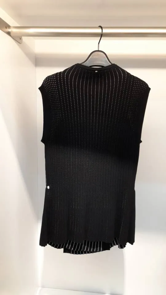 Sleeveless Vest