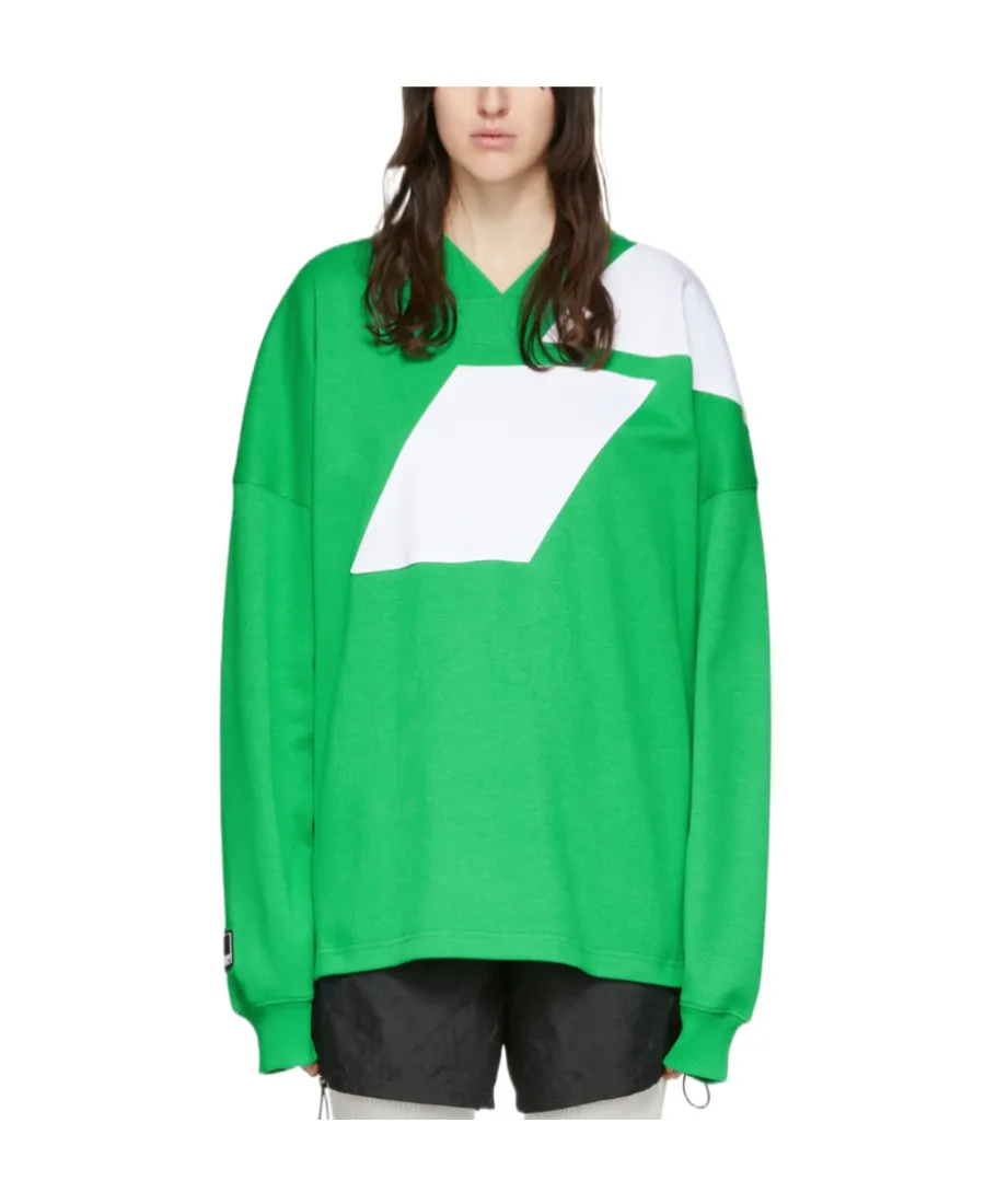 V-Neck Long-Sleeved T-Shirt