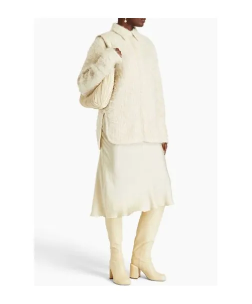 Button Long-Sleeved Shirt