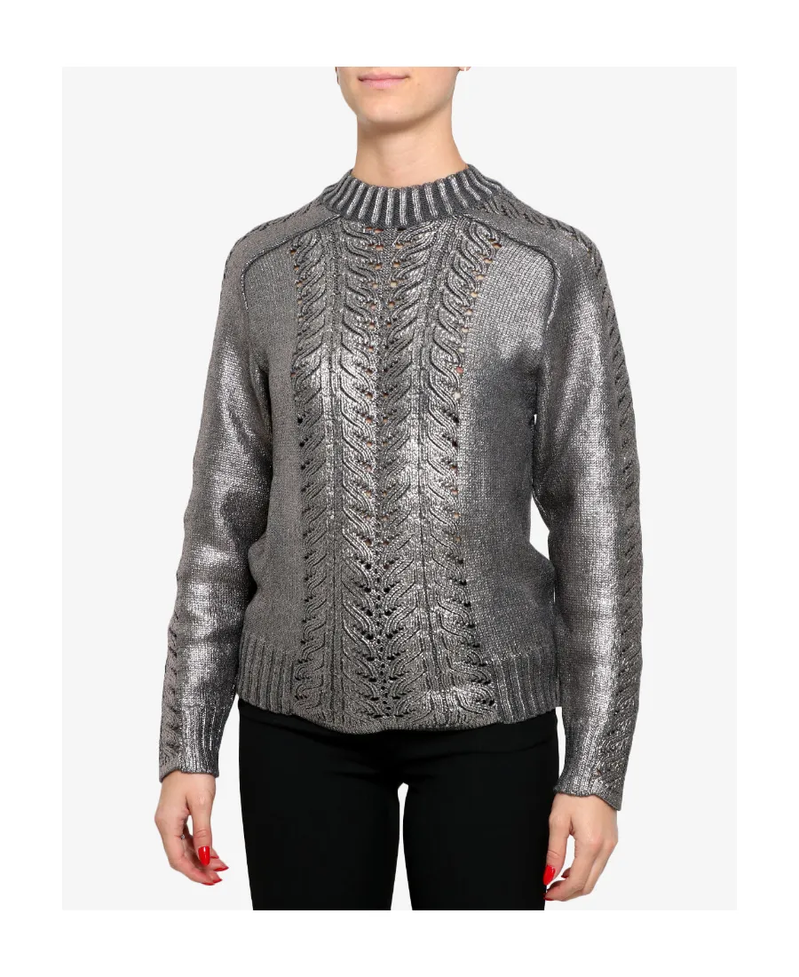 Long-Sleeved Pullover
