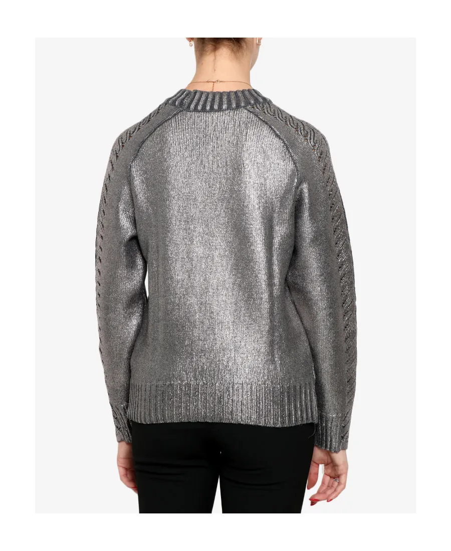 Long-Sleeved Pullover