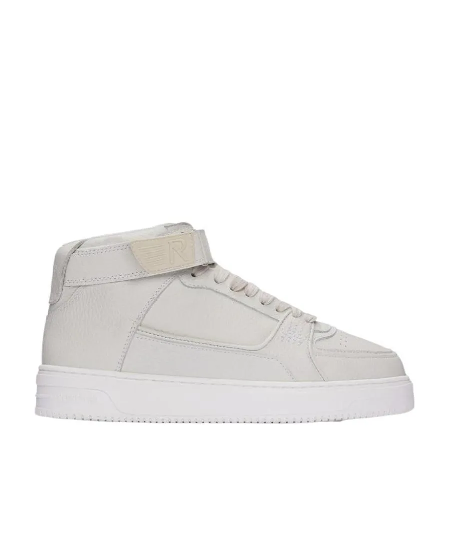 Medium-Top Sports Shoes