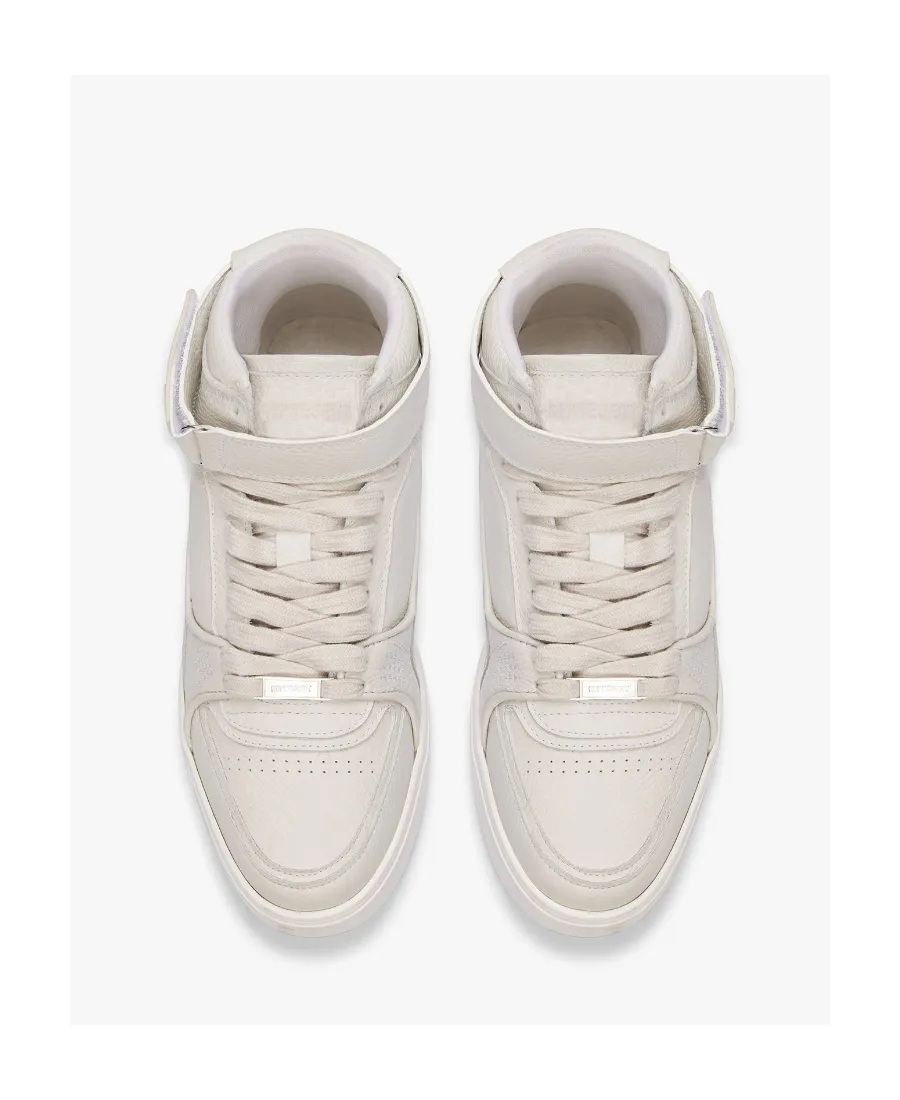 Medium-Top Sports Shoes