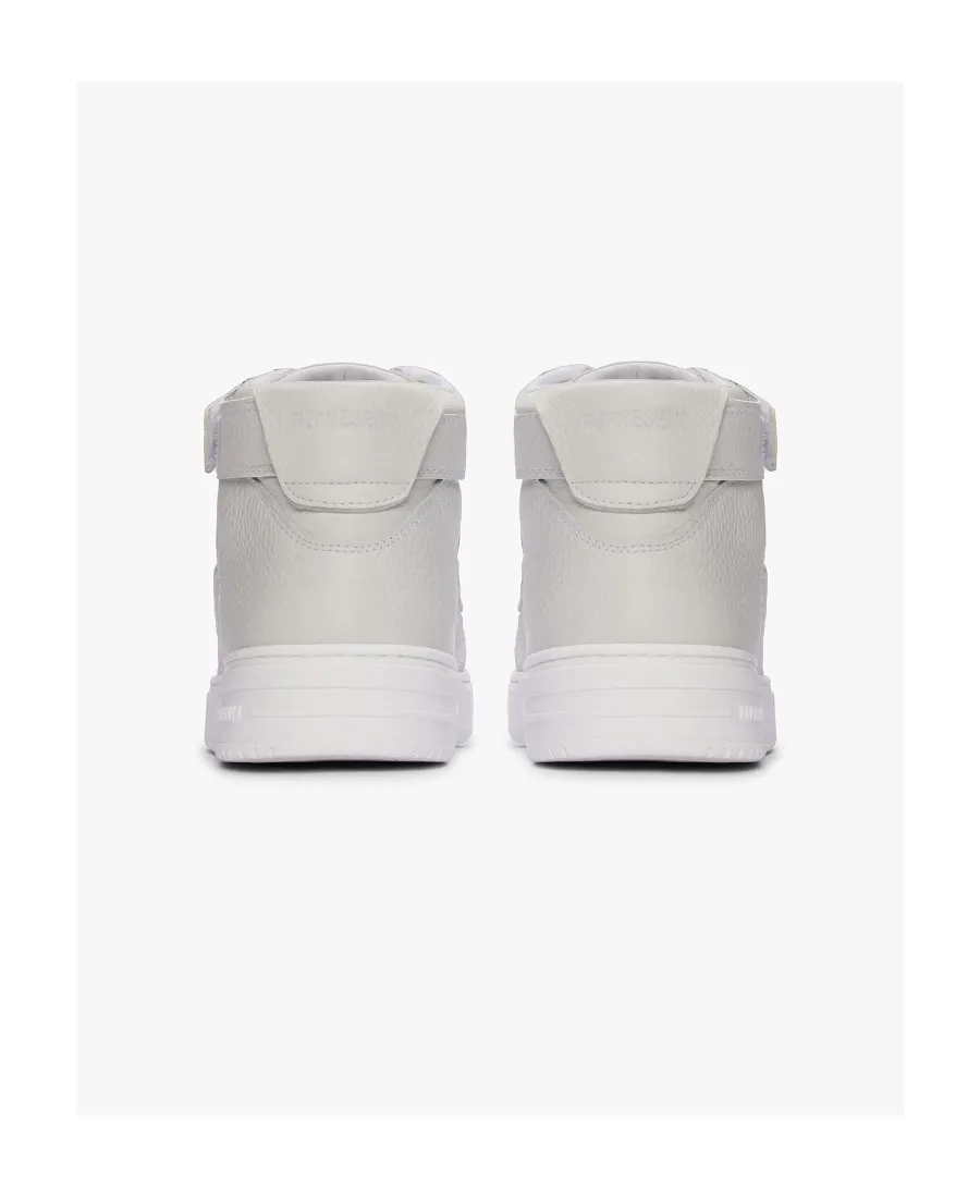 Medium-Top Sports Shoes