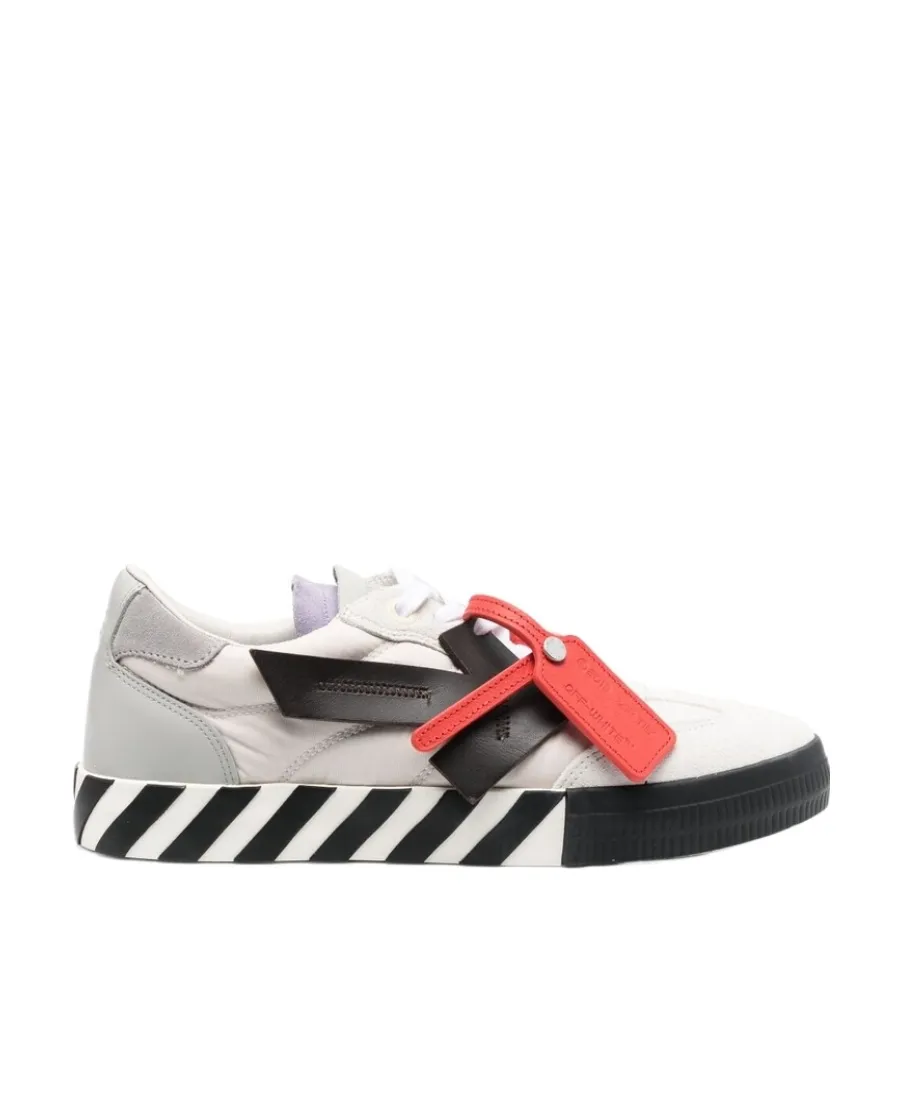 Logo-Patch Low-Top Sneakers