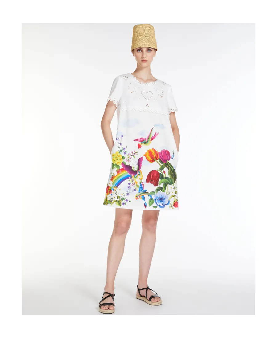 A Short Round-Neck Straight Dress