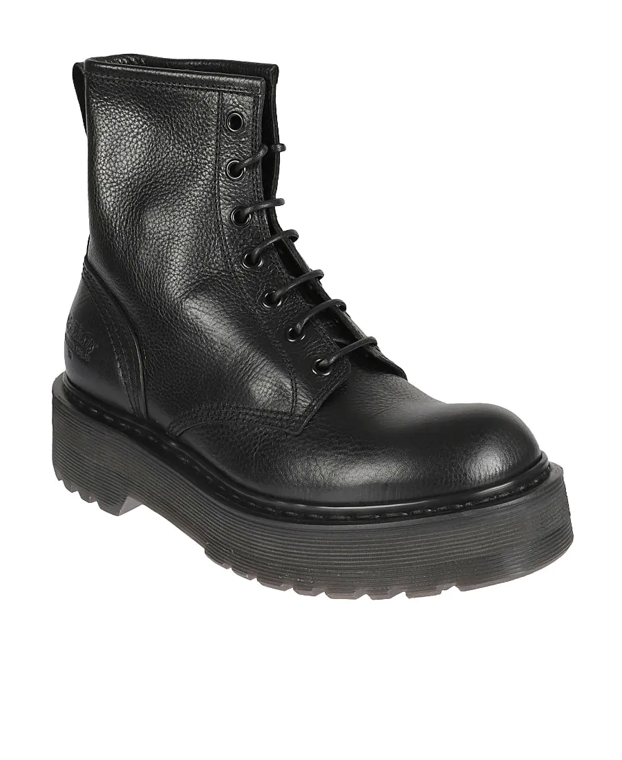 Logo Boots