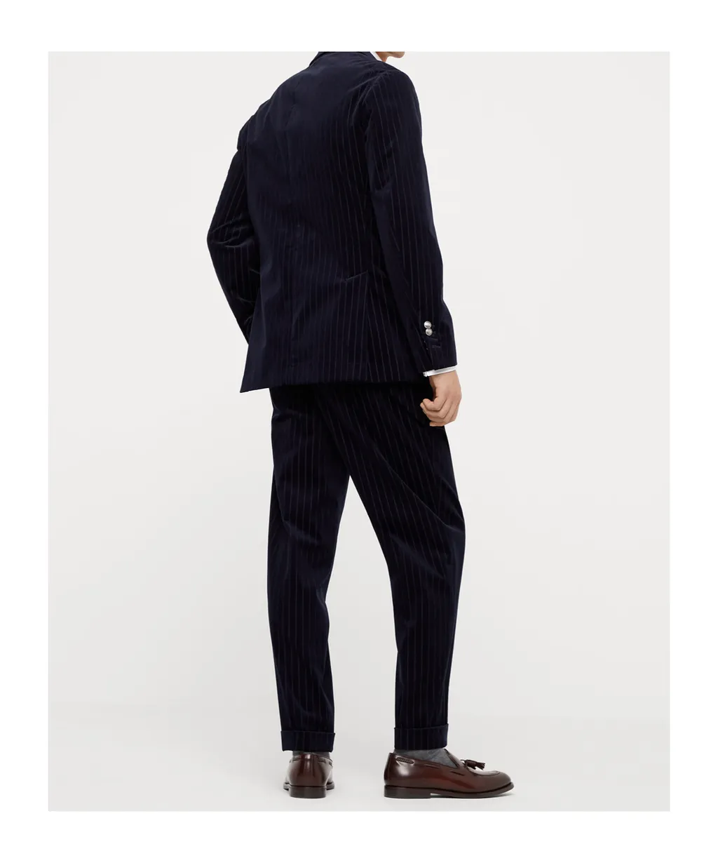 Long-Sleeved Suit