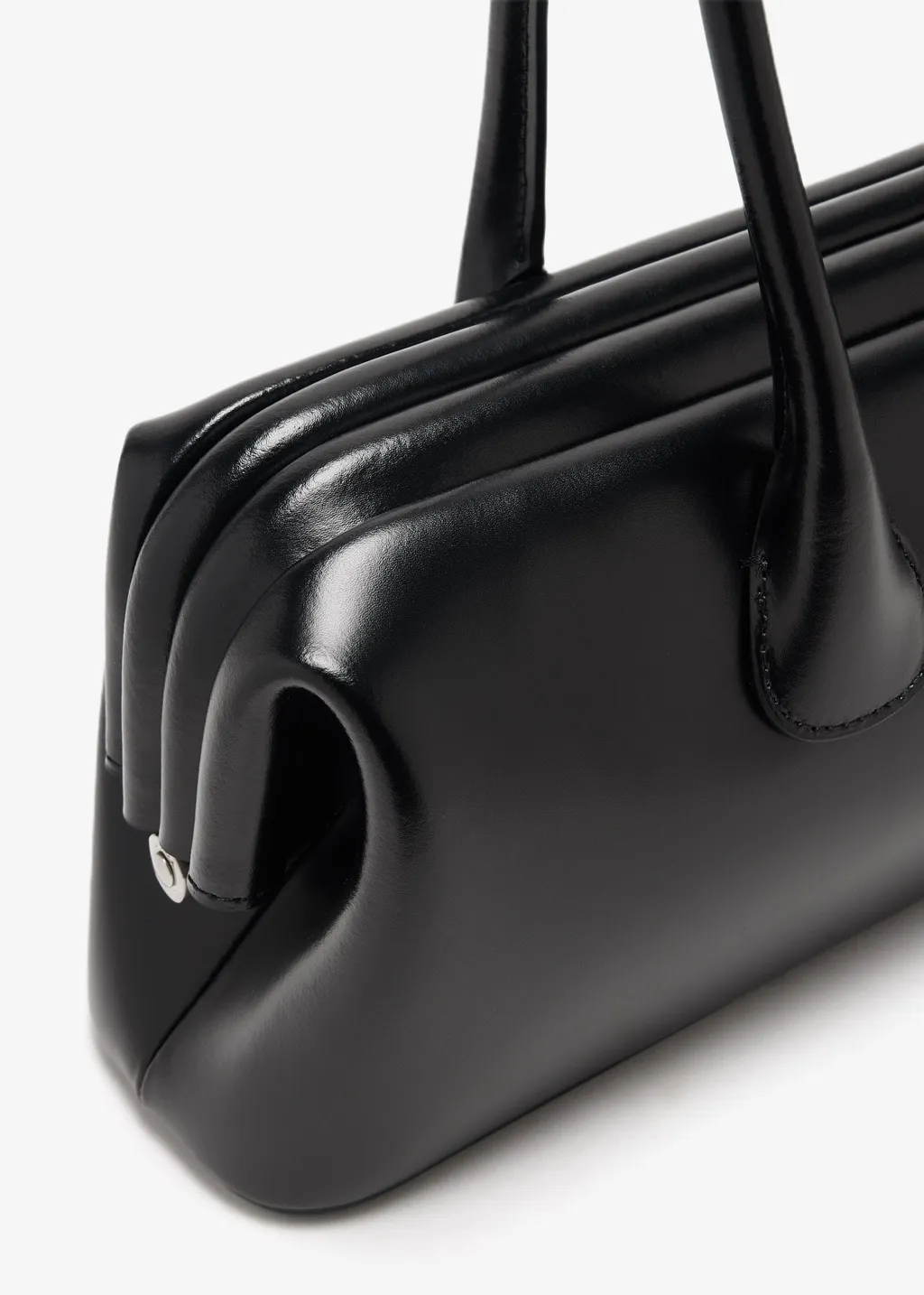 Osoi Boat Magnetic Fastened Handbag