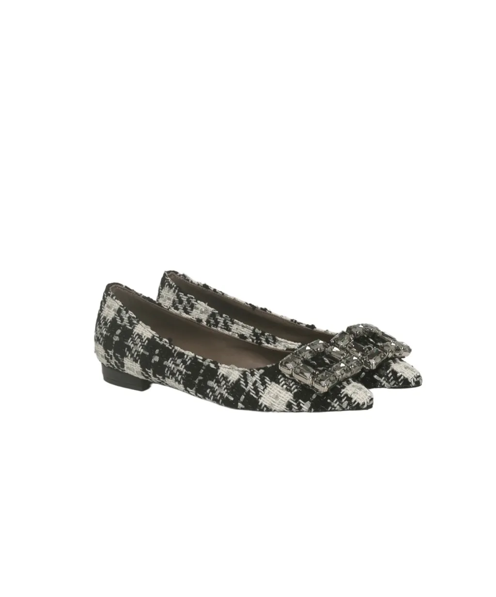 Nusa Checked Flats