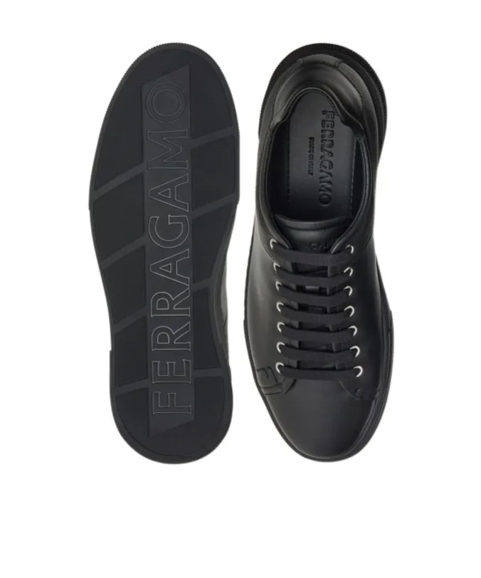Low-Top Trainers