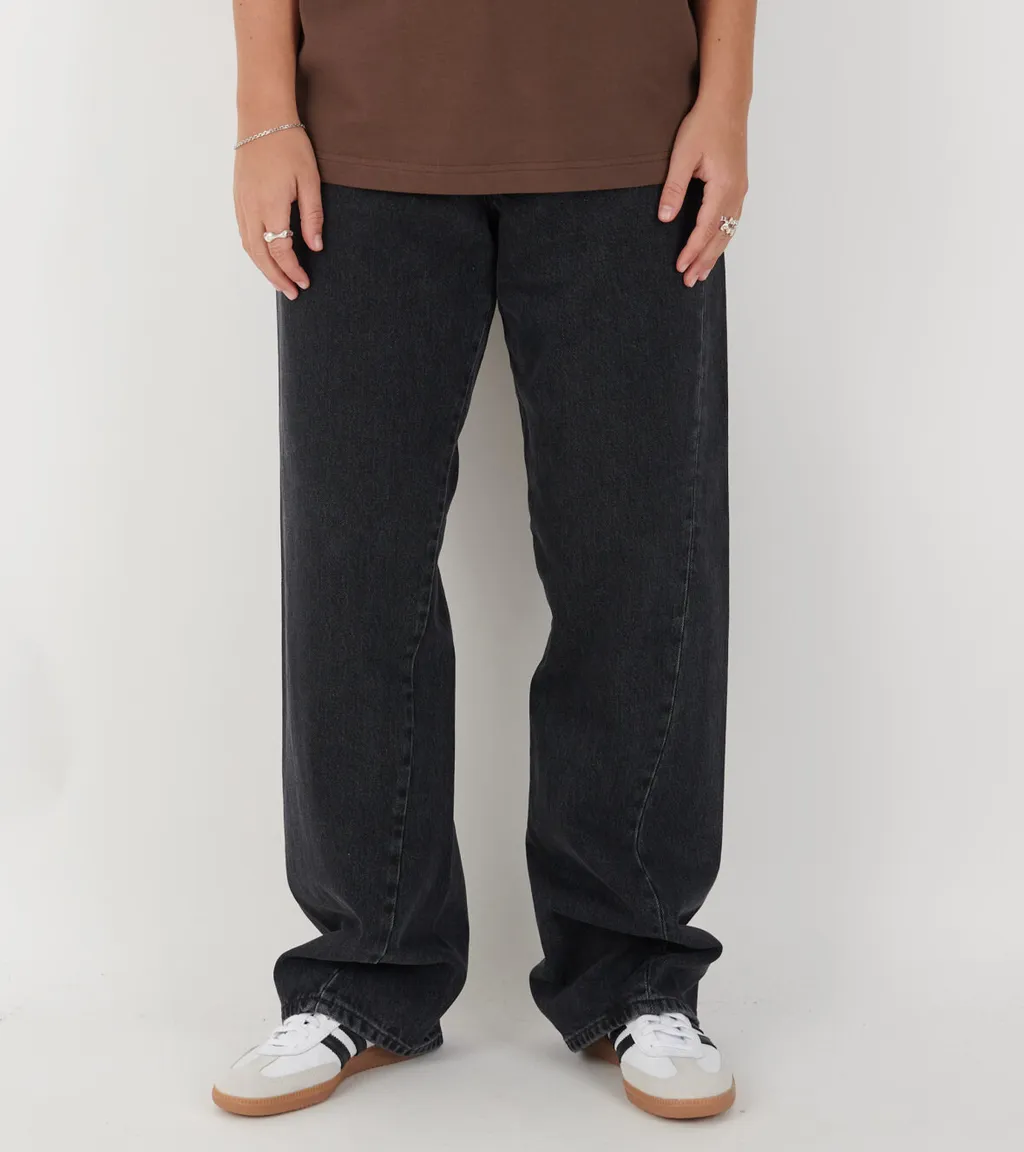 Mid-Rise Straight-Leg Jeans