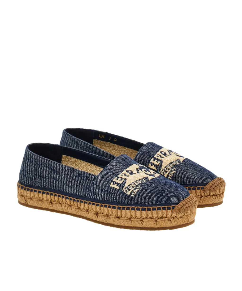 Logo Pattern Low-Cut Casual Shoes