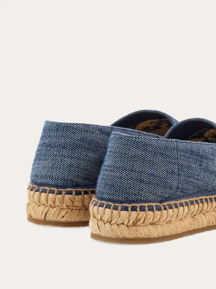 Logo Pattern Low-Cut Casual Shoes