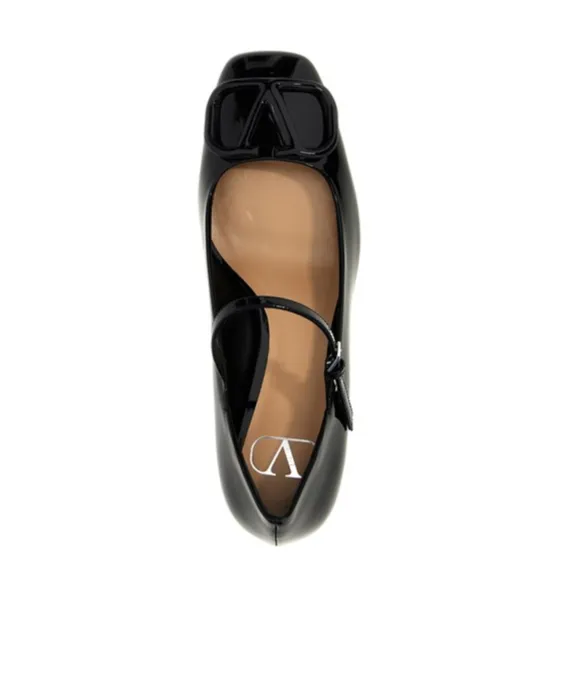 Valentino	Vlogo Plaque Square Toe Pumps