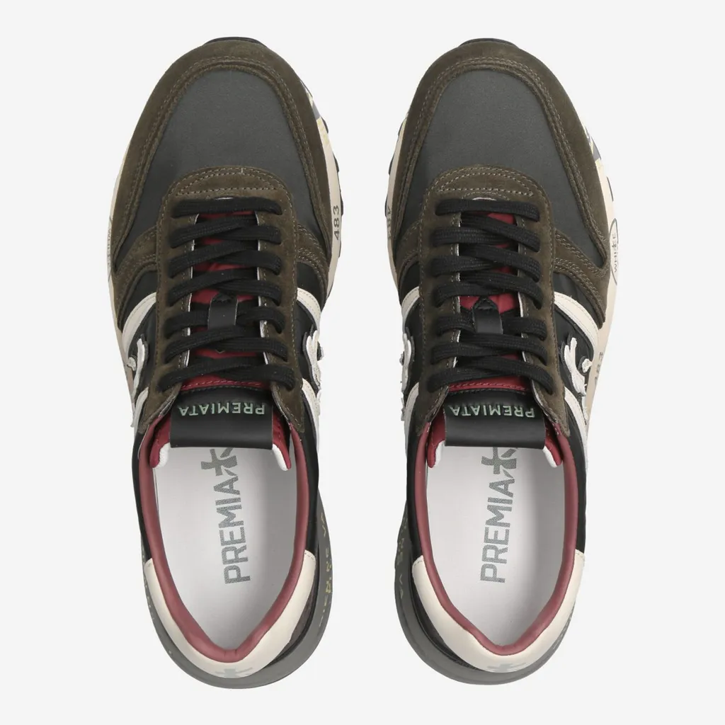 Logo Sneakers