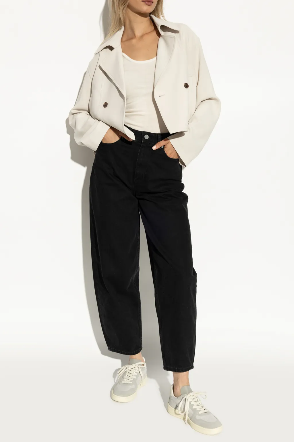 Veja V10 Panelled Low-Top Sneakers
