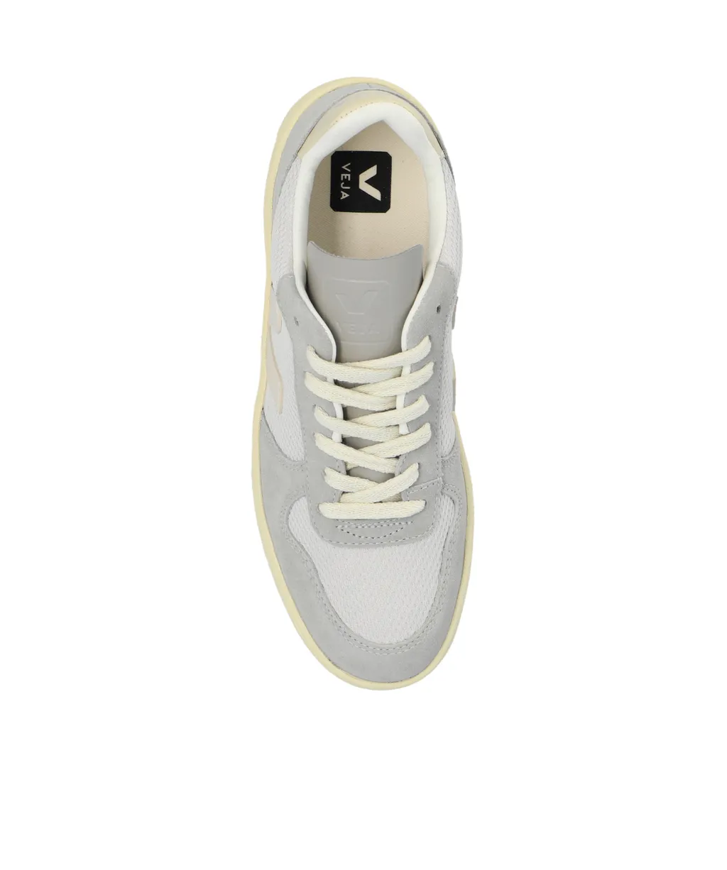 Veja V10 Panelled Low-Top Sneakers