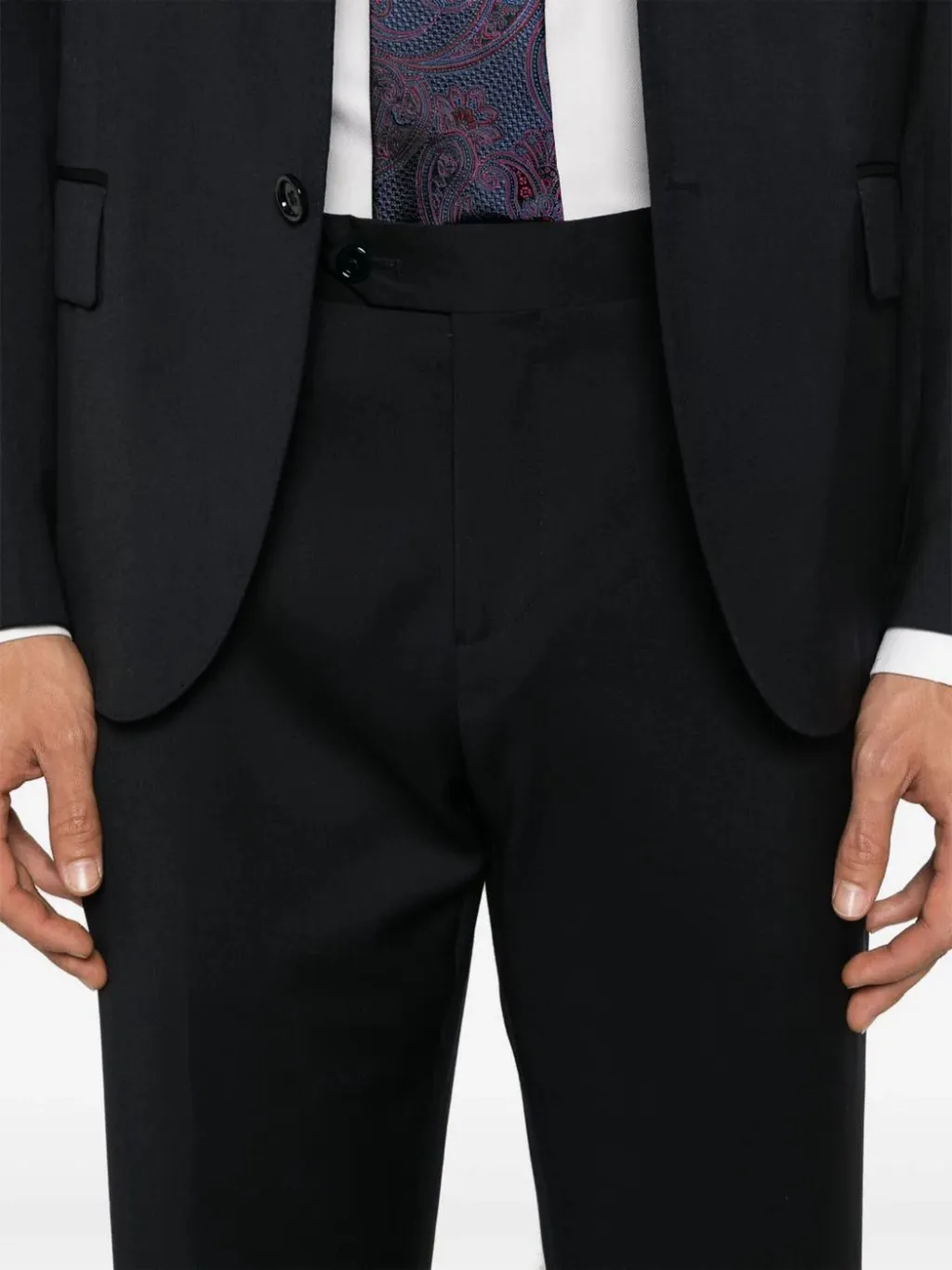 Long-Sleeved Suit
