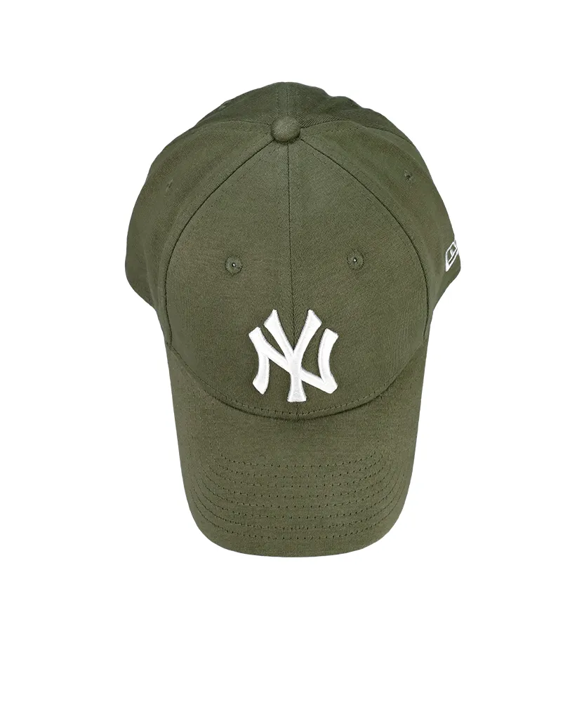 Contrasting Logo Hat