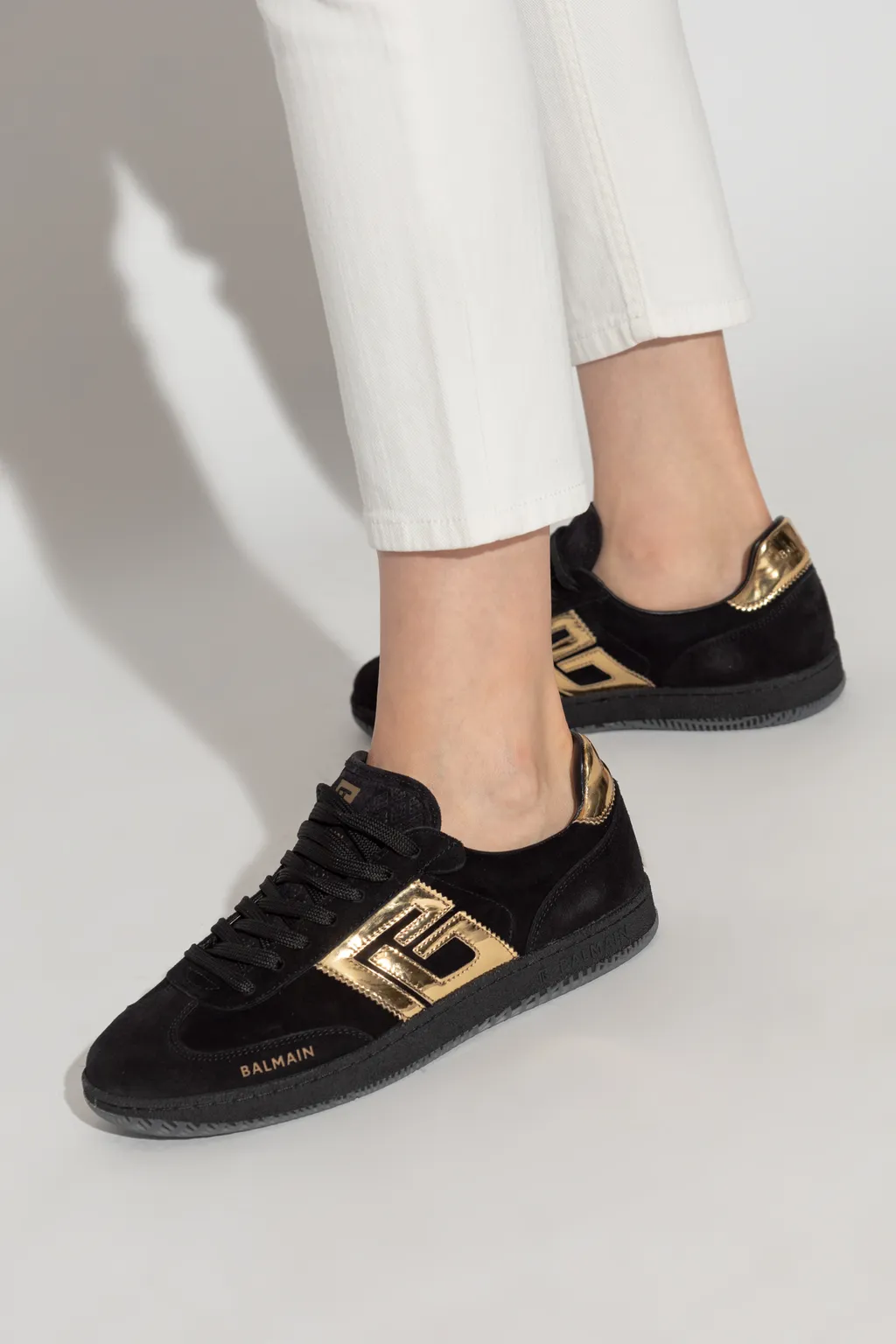 Lace-Up Low-Cut Sneakers