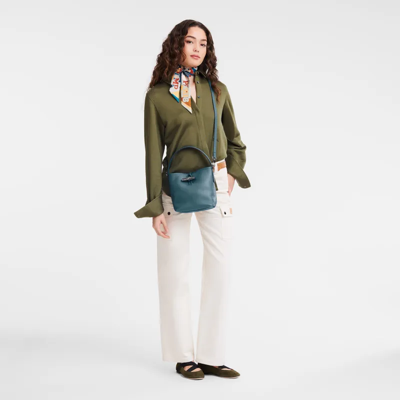 Le Roseau Essential Xs Bucket Shoulder Bag