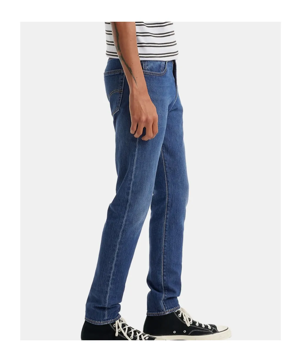 Belt-Loop Jeans