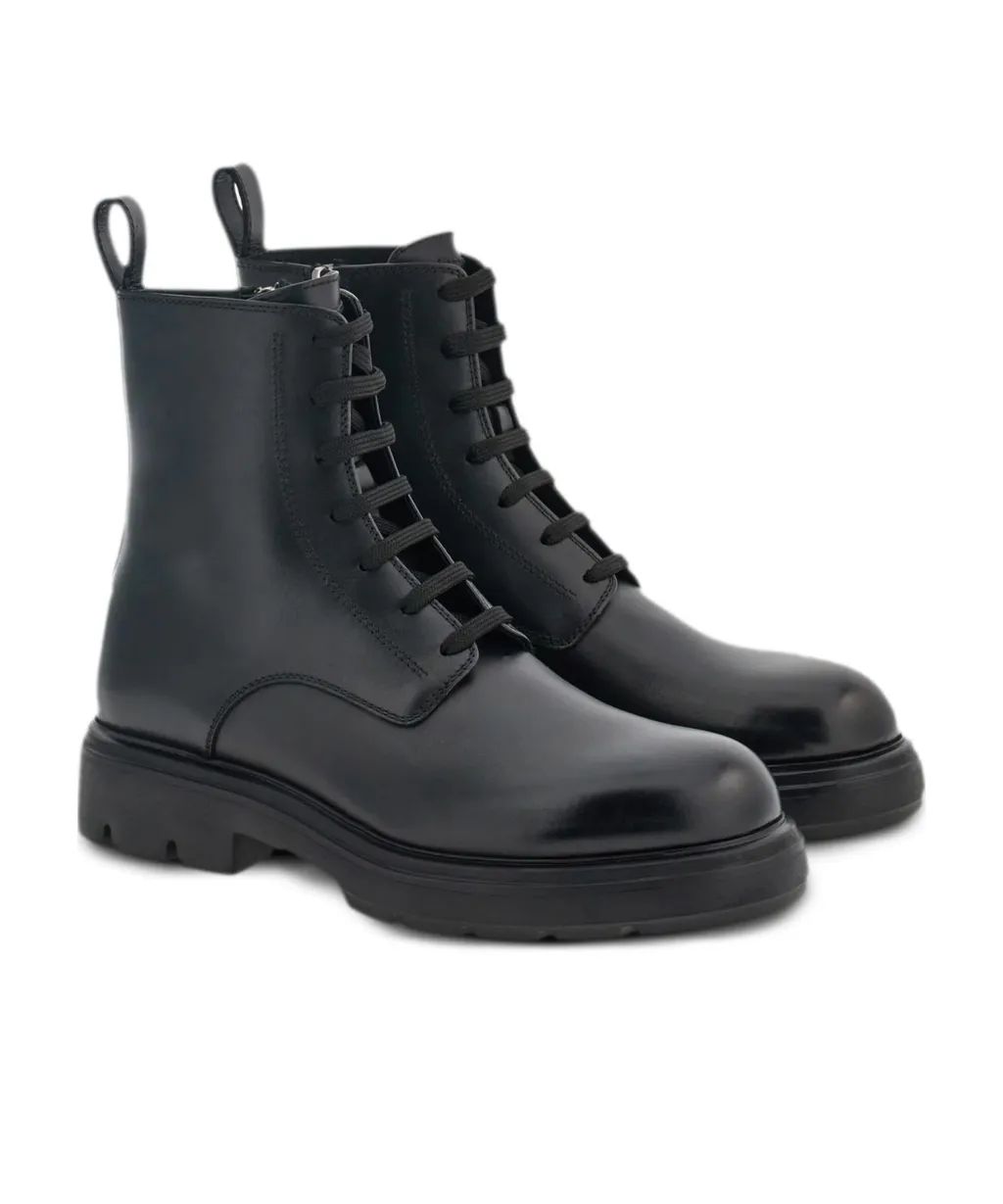 Short Boots With Lace On The Front