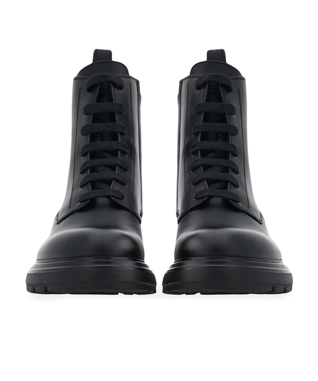 Short Boots With Lace On The Front
