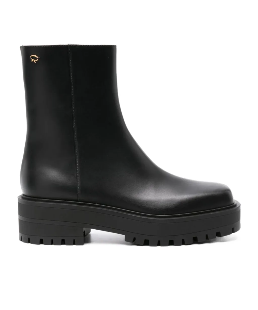 Put On Short Boots