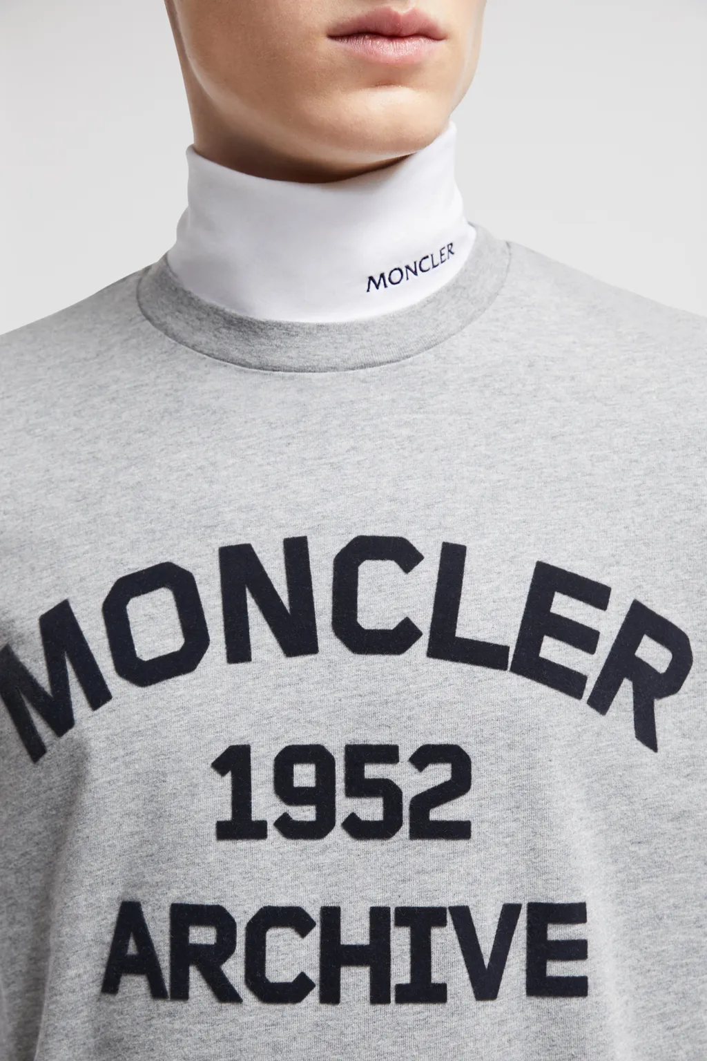 Moncler Logo Printed Crewneck T-Shirt